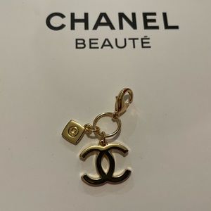 Chanel CC Charm 202